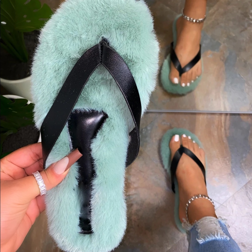 SOLD- BRAND NEW- Thong Slippers